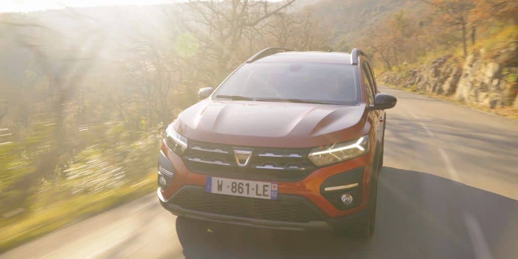 Der Dacia Jogger zeigt, dass günstig nicht unbedingt billig sein muss. Bei ihm gibt es Technik von Renault zum Discountpreis.